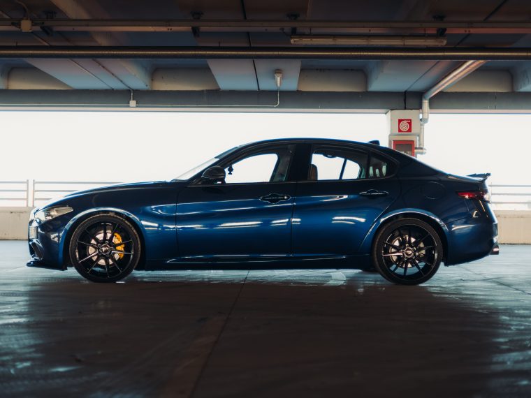 Combien coûte une 208 GT Line bleu nuit en occasion ?